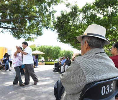 Conviven a ritmo del danzón