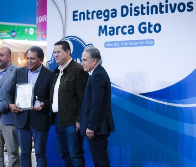 Entregan 143 distintivos Marca GTO a empresas guanajuatenses