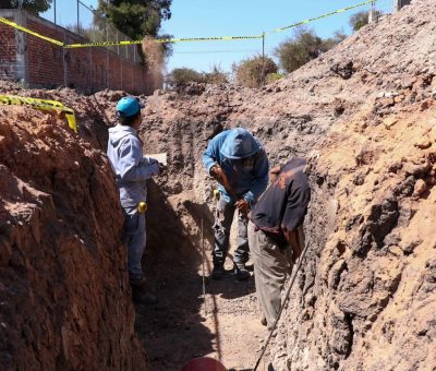 Amplían red de drenaje sanitario en comunidades