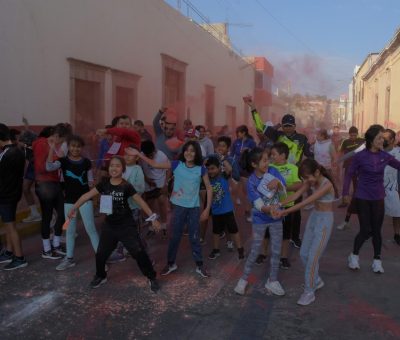 Corren 3 Km por Día del Amor y la Amistad