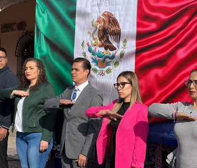 Celebran Día de la Bandera Nacional en Salvatierra