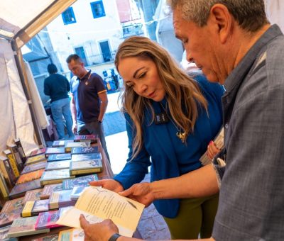 Invita Samantha Smith a promover la lectura en familia en la edición 25 de la Feria del Libro