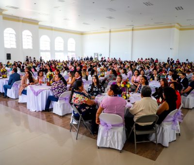 Conmemoran Día Internacional de la Mujer en Comonfort