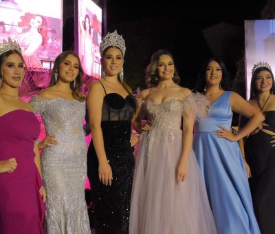 Se presentan Reina y Princesas de Abasolo en Plaza Constitución