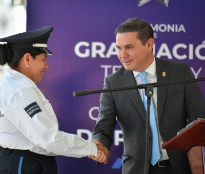 Preside Navarro graduación de 52 cadetes de la Academia Policial