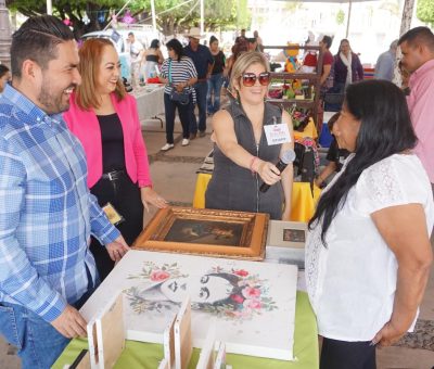 Exposición de artesanos en Cuerámaro