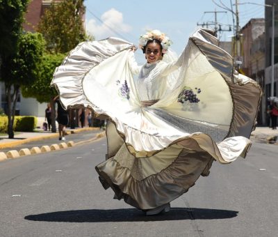 Conmemoran Día de la Danza con Carnaval