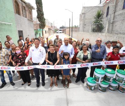 Entregan obras de pavimentación en colonias Tresguerras y V. BO