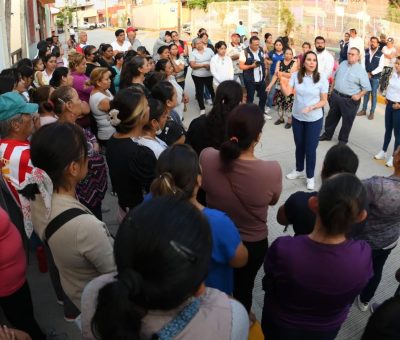 Escuchan peticiones de vecinos en colonias populares