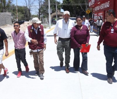 Cumple Carlos García a la gente con obras en comunidades