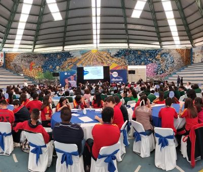 Participan estudiantes en el taller Construyendo la Paz Duradera