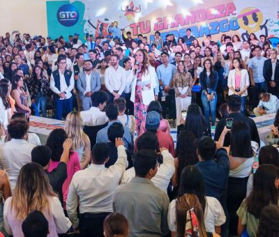 Encabeza SEDESHU encuentro estatal Líderes de Grandeza 2023