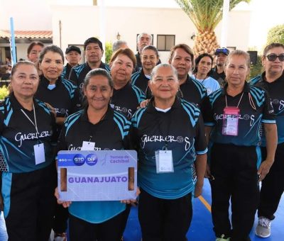 Personas adultas mayores de Guanajuato Capital participan en torneo estatal de cachibol