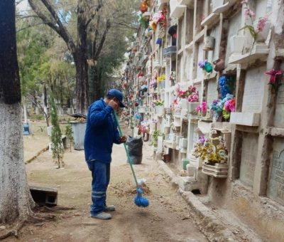 Intensifican labores de limpieza y fumigación en 9 panteones del municipio ante la llegada de lluvias