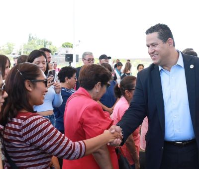 Entrega Gobernador caminos rurales en Comonfort