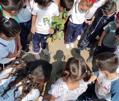 Realizan arborización en Jardín de Niños Gabriela Mistral