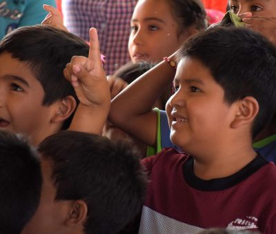 Sonrisas y alegría en niños de Rancho Seco de Cortés