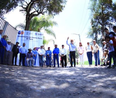 Arrancan SDAyR y Municipio dos caminos rurales en Purísima del Rincón