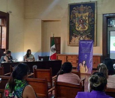 Egresan 25 mujeres de la quinta generación del programa “Emprendedoras Violeta”