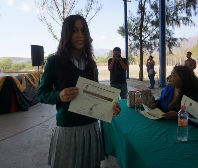 Concluyen sus estudios alumnos de la Secundaria Francisco Javier Mina de Tupataro