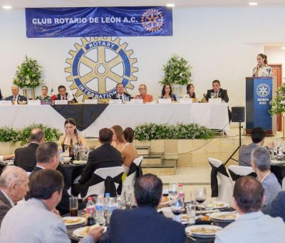 Encabeza Libia Dennise toma de protesta de nueva Mesa Directiva del Club Rotario de León 2023-2024