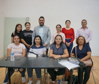 Comienza curso de aplicación de uñas en Cuerámaro