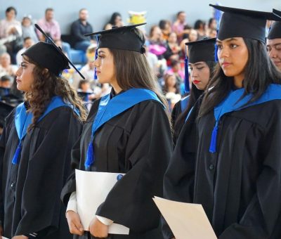 Estudiantes del Cecyte Cuerámaro terminaron sus estudios