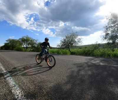 Visitan comunidades para atender necesidades de ciudadanos