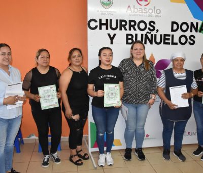 21 mujeres de Las Pomas terminan curso de Donas, Churros y Buñuelos