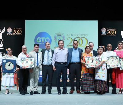 Entrega Gobierno del Estado apoyos a productores del campo y arranca construcción de caminos rurales