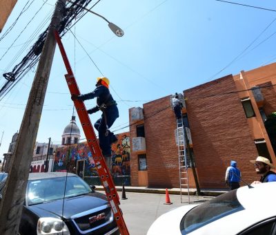 Mejoran imagen urbana con retiro de cables