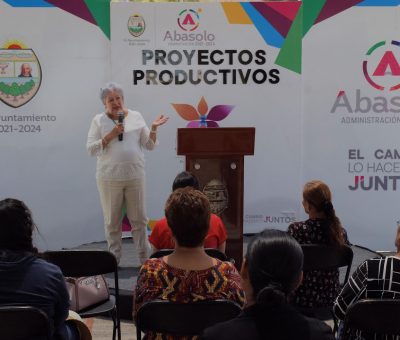 IMAM entrega equipo a 40 mujeres emprendedoras