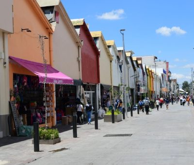 Presentan proyectos de obra pública a arquitectos colegiados