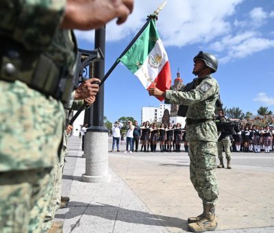 Realizan Guardia de Honor y Encomienda del Fuego Simbólico