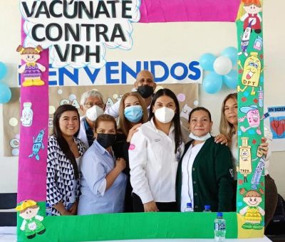 Sistema de Salud vacuna contra el VPH  niñas de la capital del estado.