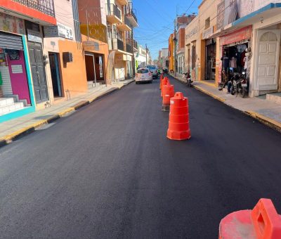 Embellece Gobierno Municipal calles de la zona centro con programa de bacheo
