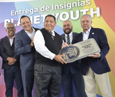 Reciben 17 instituciones educativas Insignia Planet Youth en Irapuato