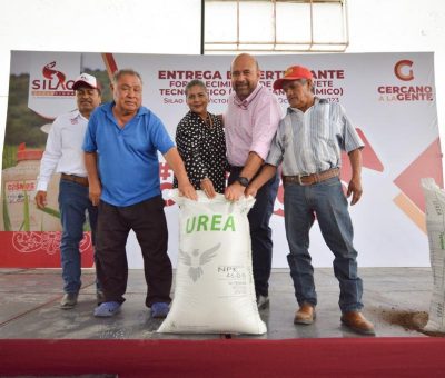 Gobierno Municipal  apoya a campesinos de Silao, alcanza fertilizante para todos