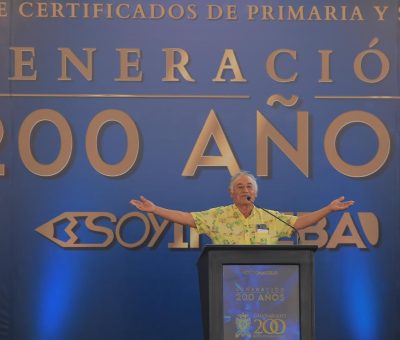 Reciben de manos del gobernador certificados del INAEBA, beneficiarios de los 46 municipios de Guanajuato