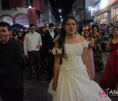 Muestra de Altares y Desfile de Catrinas en Abasolo