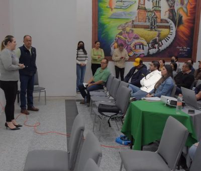 Chío Cervantes presenta proyecto de Modernización de Calle Guerrero