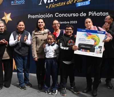 Premian concurso de piñatas de la Villa Navideña Fiestas de Paz