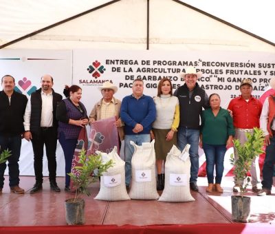 Entregan SDAyR Municipio apoyos ganaderos, agrícolas y frutales en Salamanca