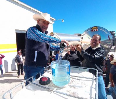 Entrega SDAyR fructosa para alimentar a las abejas de Romita