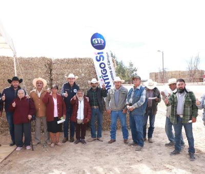 Auxilia SDAyR a ganaderos con entrega de 3 mil pacas en San Luis de la Paz