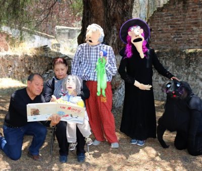 Maestras y maestros de preescolar en Salvatierra, incentivan a la lectura por medio de marionetas y sonrisas