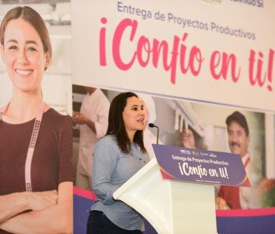 Entregan apoyos del Programa Confío en Ti