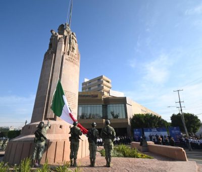 Conmemoran Día de la Bandera en Irapuato