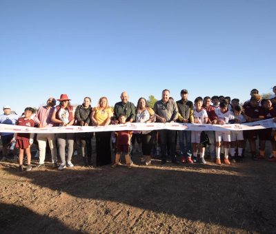 Se inauguró la rehabilitación de la cancha de fútbol de la colonia Santiago Apóstol