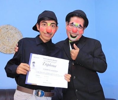 Joven de 16 años, le sonrie a la vida; certificó secundaria con el INAEBA